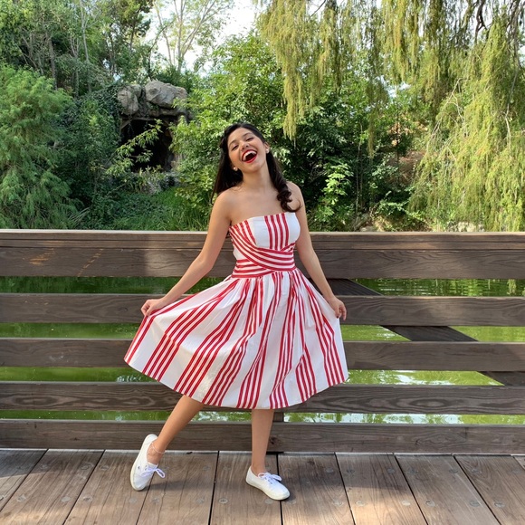 Meet your Posher, Ariana - Picture 3 of 4